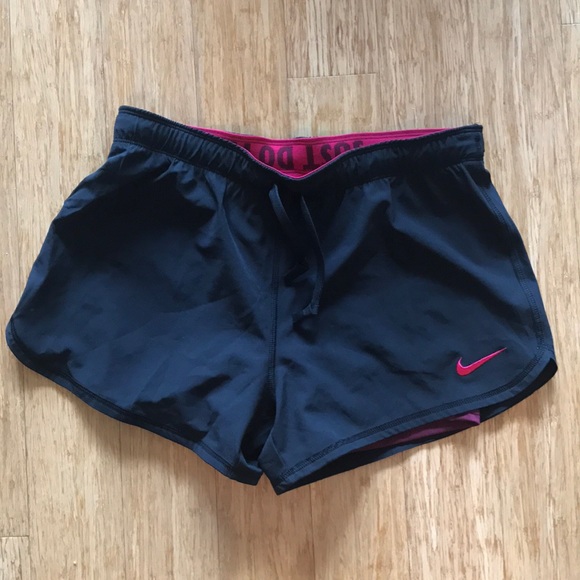 Nike Pants - NEW Nike shorts with lining